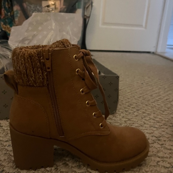 Tan Ankle Boots with Knit Cuff - Picture 5 of 6